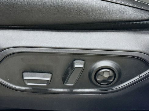 New 2025 Jeep Grand Cherokee Altitude image 19