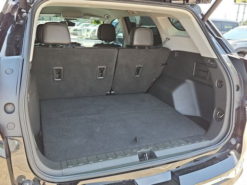 Used 2022 GMC Terrain SLT FWD image 19