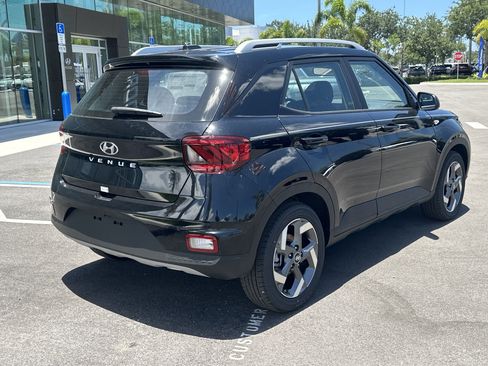 New 2025 Hyundai Venue SEL image 6