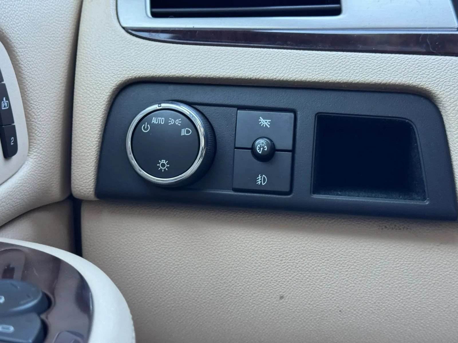 Used 2008 Cadillac Escalade AWD image 35