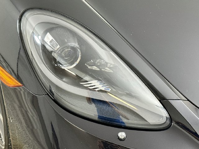 Used 2018 Porsche 718 Cayman RWD image 23