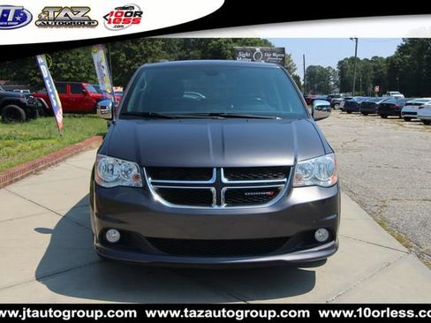 Used 2020 Dodge Grand Caravan SXT FWD image 2