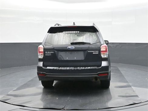 Used 2017 Subaru Forester 2.5i Premium image 11