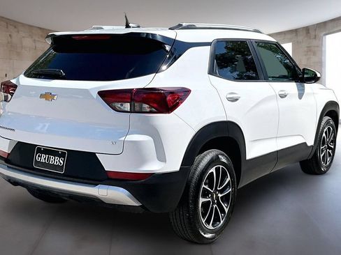 Used 2026 Chevrolet TrailBlazer LT FWD image 2