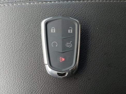 Used 2020 Cadillac XT4 Premium Luxury image 32