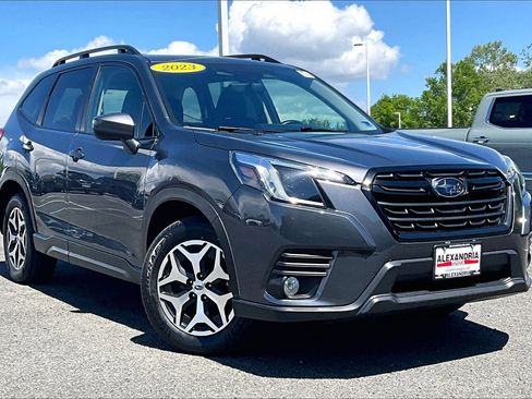 Used 2023 Subaru Forester Premium AWD/4WD image 2