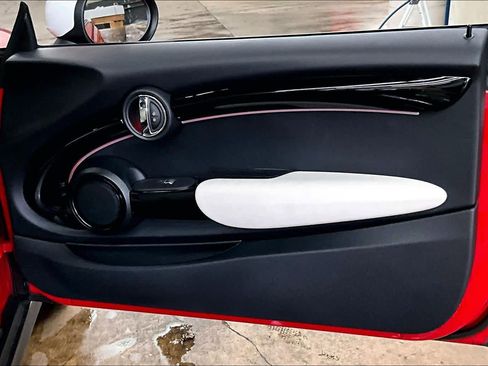 Used 2023 MINI Cooper 2-Door Hardtop w/ Signature Upholstery Package image 26