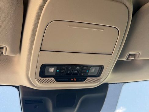 Used 2025 Ford Expedition Max Platinum w/ Driver's Package AWD/4WD image 4