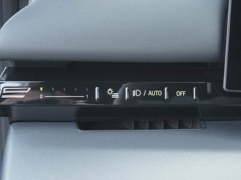 Certified 2025 BMW 530i xDrive w/ Premium Package image 16