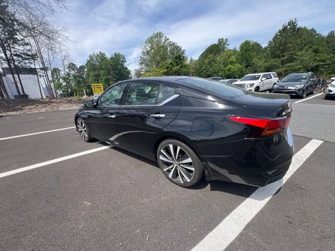 Used 2020 Nissan Altima 2.0 Platinum FWD image 7