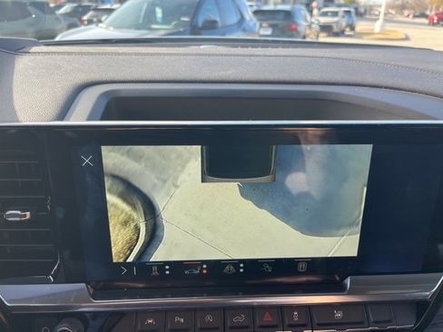 Used 2024 Chevrolet Silverado 1500 LTZ image 29