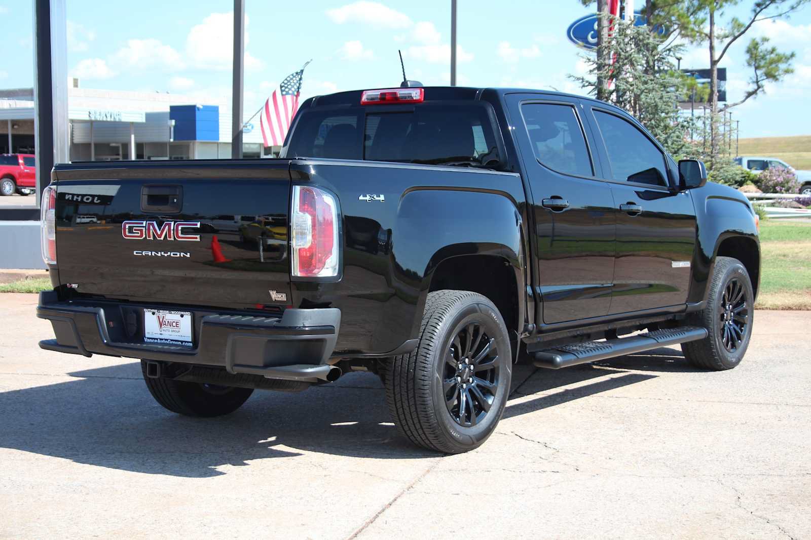 Used 2022 GMC Canyon Elevation w/ Elevation Premium Package AWD/4WD image 13
