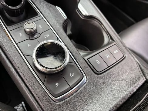 Used 2025 Cadillac XT4 Premium Luxury image 26