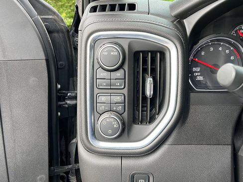 Used 2021 Chevrolet Silverado 1500 RST w/ Diesel Off-Road Package AWD/4WD image 10