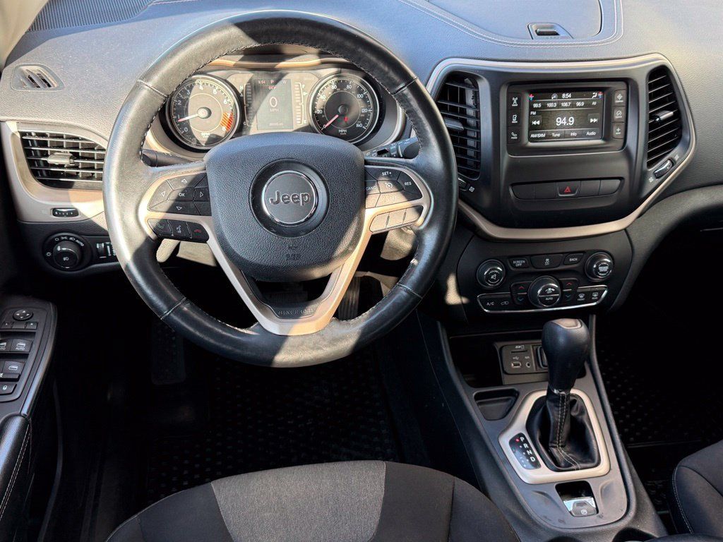 Used 2014 Jeep Cherokee Latitude w/ Comfort/Convenience Group FWD image 8