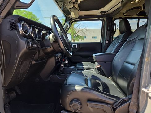 Used 2021 Jeep Wrangler Unlimited Sahara AWD/4WD image 16