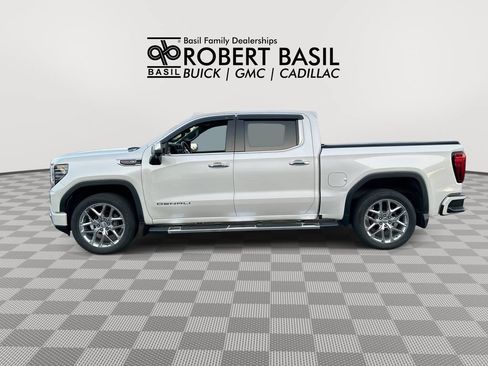 Used 2023 GMC Sierra 1500 Denali w/ Technology Package AWD/4WD image 5
