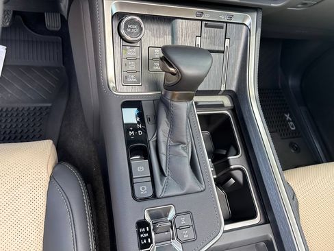 Certified 2026 Lexus GX 550 AWD/4WD image 17