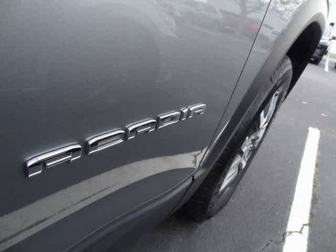 Used 2023 GMC Acadia SLT image 15