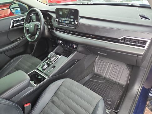 Used 2024 Mitsubishi Outlander SE Black Edition AWD/4WD image 18