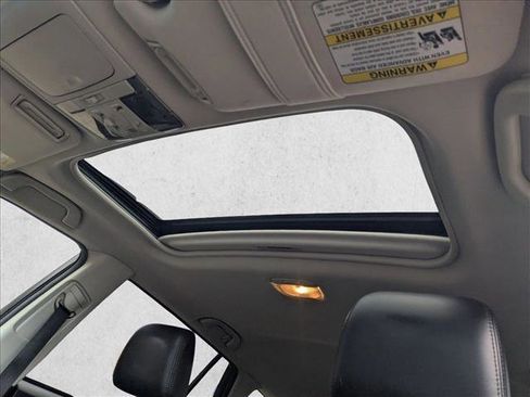 Used 2010 Subaru Outback 2.5i Limited image 15