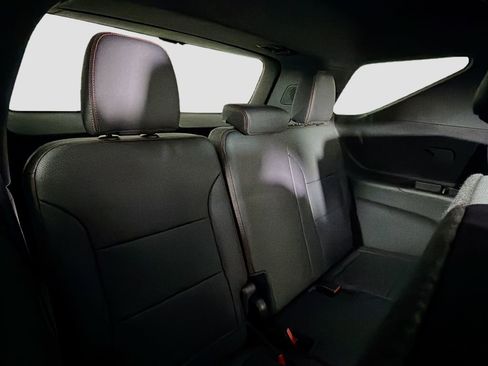 Used 2024 Chevrolet Traverse RS image 30