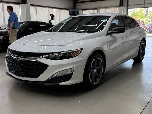 Used 2019 Chevrolet Malibu RS FWD image 5