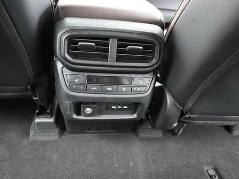 Used 2025 Honda Pilot Elite image 13