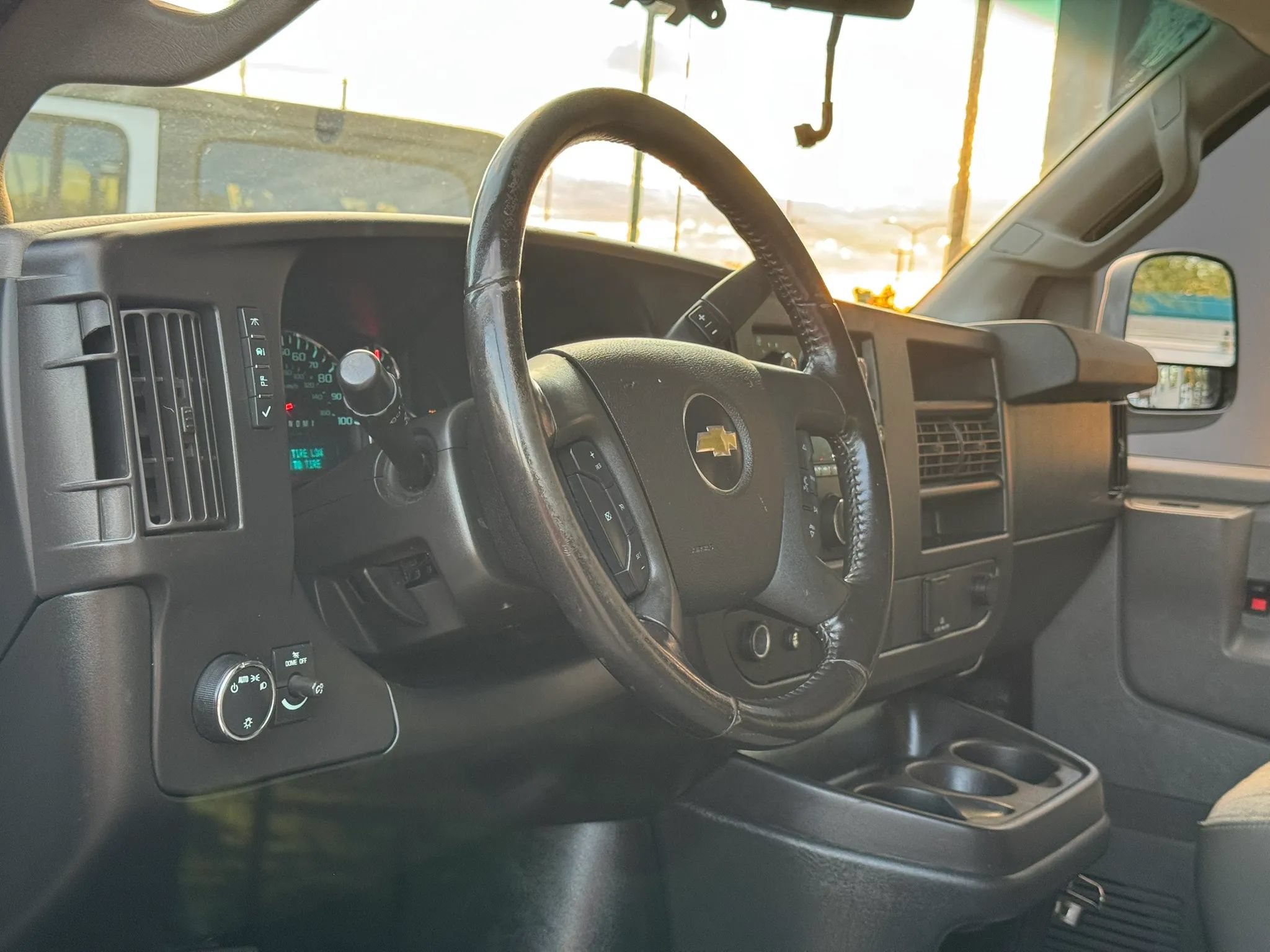 Used 2020 Chevrolet Express 3500 w/ Power Convenience Package RWD image 12