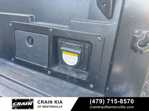 Used 2017 Toyota Tacoma Limited w/ Tow Package image 12