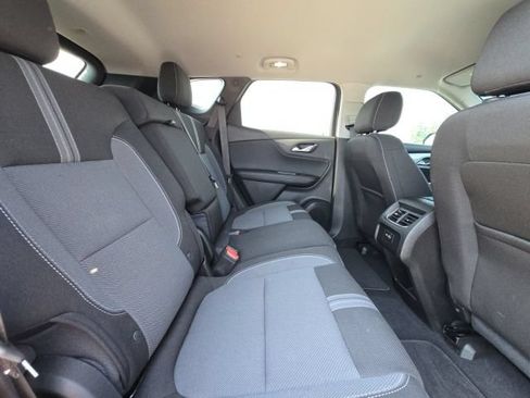 Used 2025 Chevrolet Blazer LT w/ Midnight/Sport Edition FWD image 12