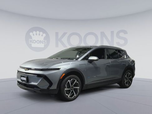 New 2026 Chevrolet Equinox EV LT image 5