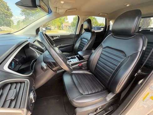 Used 2019 Ford Edge SEL w/ Equipment Group 201A AWD/4WD image 23