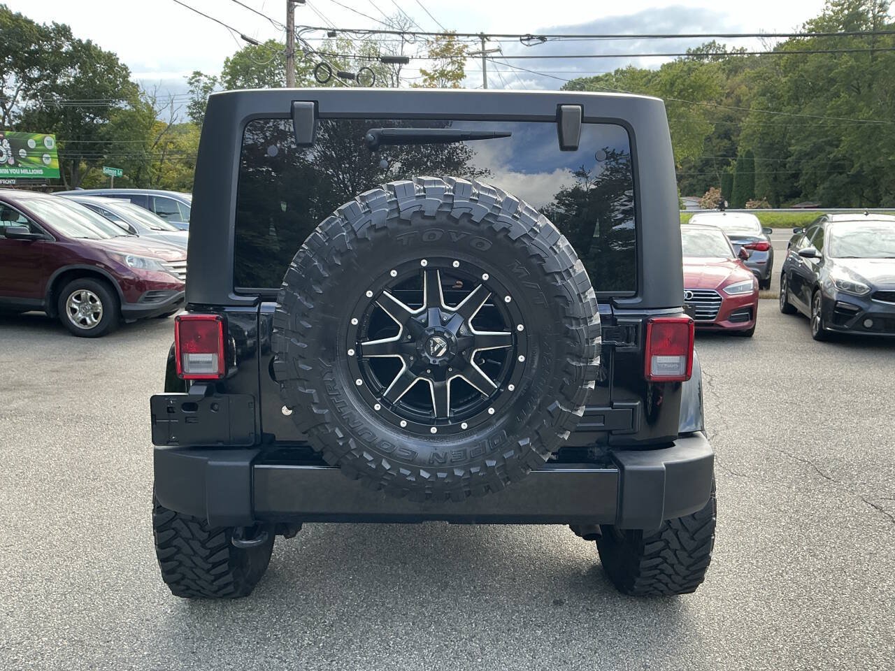 Used 2016 Jeep Wrangler Unlimited Sahara w/ Connectivity Group AWD/4WD image 6