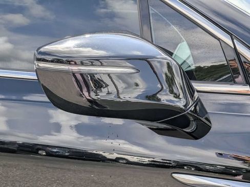 Used 2023 Buick Enclave Essence w/ Sport Touring Edition FWD image 8