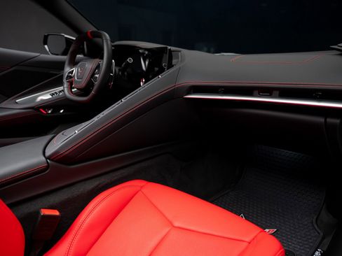 Used 2025 Chevrolet Corvette Stingray Convertible w/ 1LT image 61