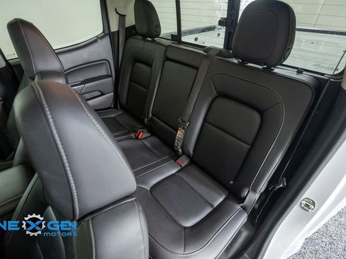 Used 2022 GMC Canyon Elevation w/ Elevation Premium Package AWD/4WD image 32