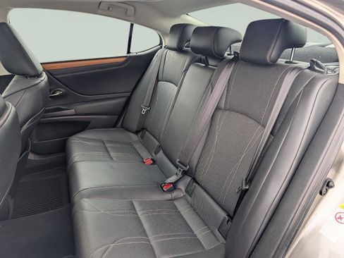 Used 2019 Lexus ES 350 w/ Accessory Package image 18