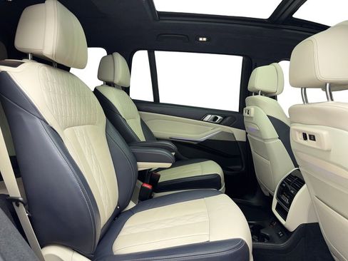 Used 2022 BMW X7 xDrive40i w/ M Sport Package image 48
