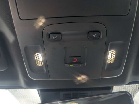 Certified 2025 Toyota Camry SE w/ Convenience Package image 17