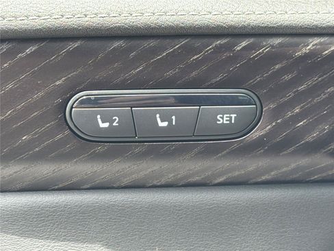Used 2023 INFINITI QX60 Sensory w/ Cargo Package AWD/4WD image 17