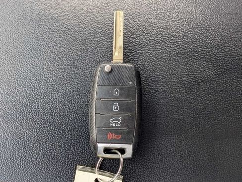 Used 2020 Kia Sorento AWD V6 image 30