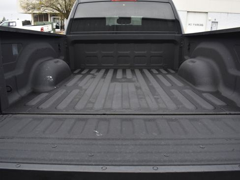 Used 2024 RAM 2500 Big Horn w/ Night Edition image 32