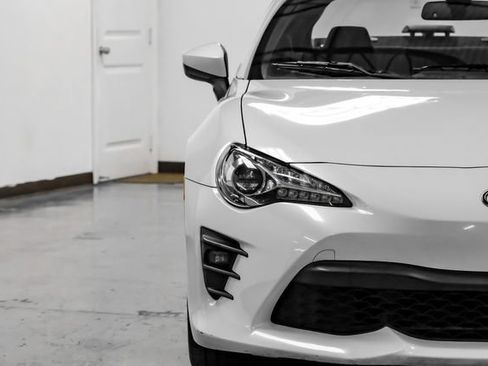 Used 2020 Toyota 86 RWD image 33