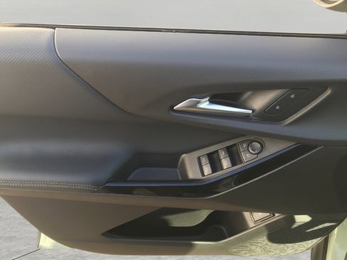 Certified 2025 Chevrolet Equinox LT w/ Convenience Package II image 30