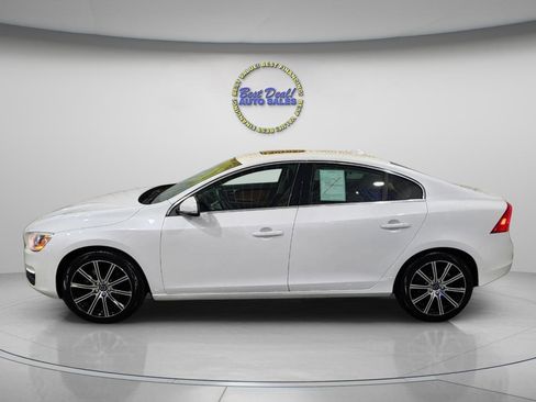Used 2018 Volvo S60 T5 Inscription image 3