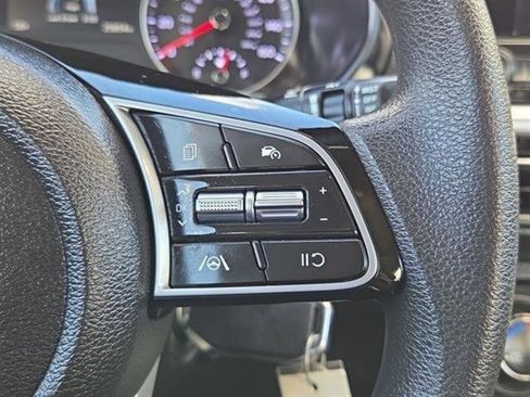 Used 2023 Kia Forte LXS w/ LXS Technology Package image 17