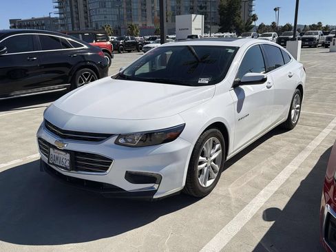 Used 2018 Chevrolet Malibu LT FWD image 11