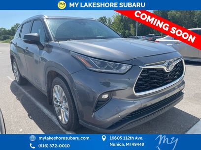 Used 2022 Toyota Highlander Limited