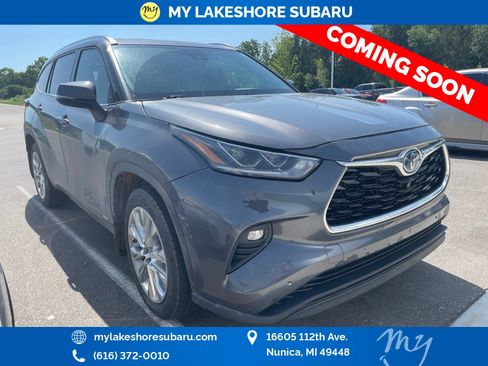 Used 2022 Toyota Highlander Limited AWD/4WD image 1